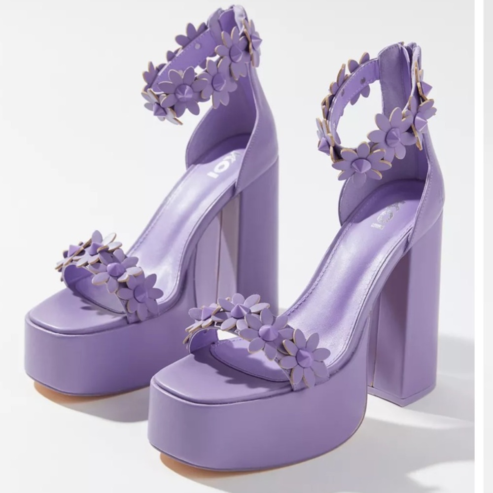 New! KOI A Secret Arrangement Platform Heel